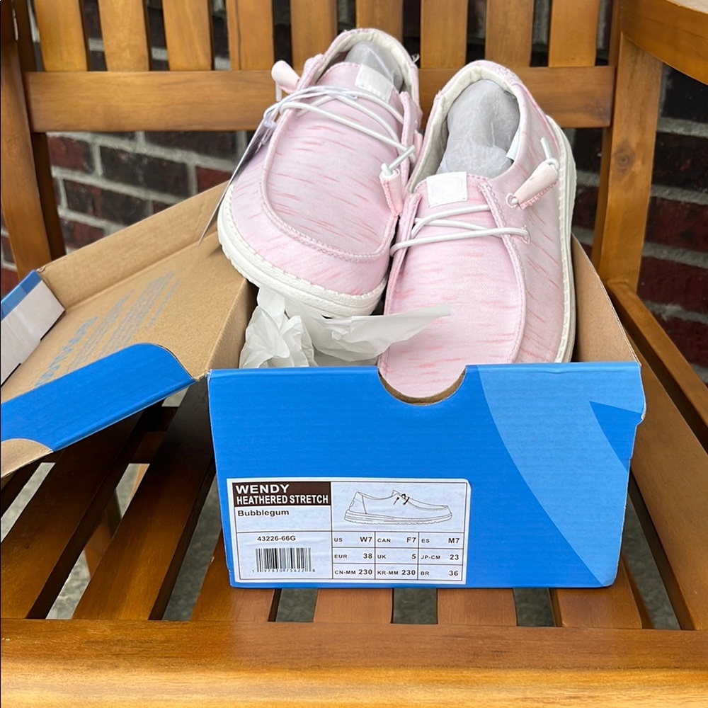 Hey Dude Bubblegum Wendy Heathered Stretch Sneaker Women’s 7